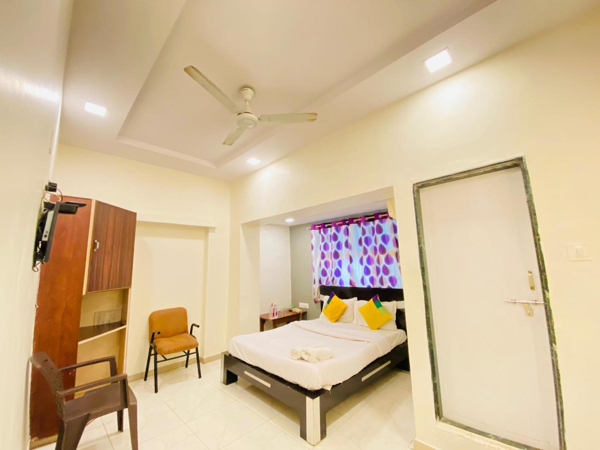 Hotel Aakash Navrangpura Ahmedabad Exterior foto